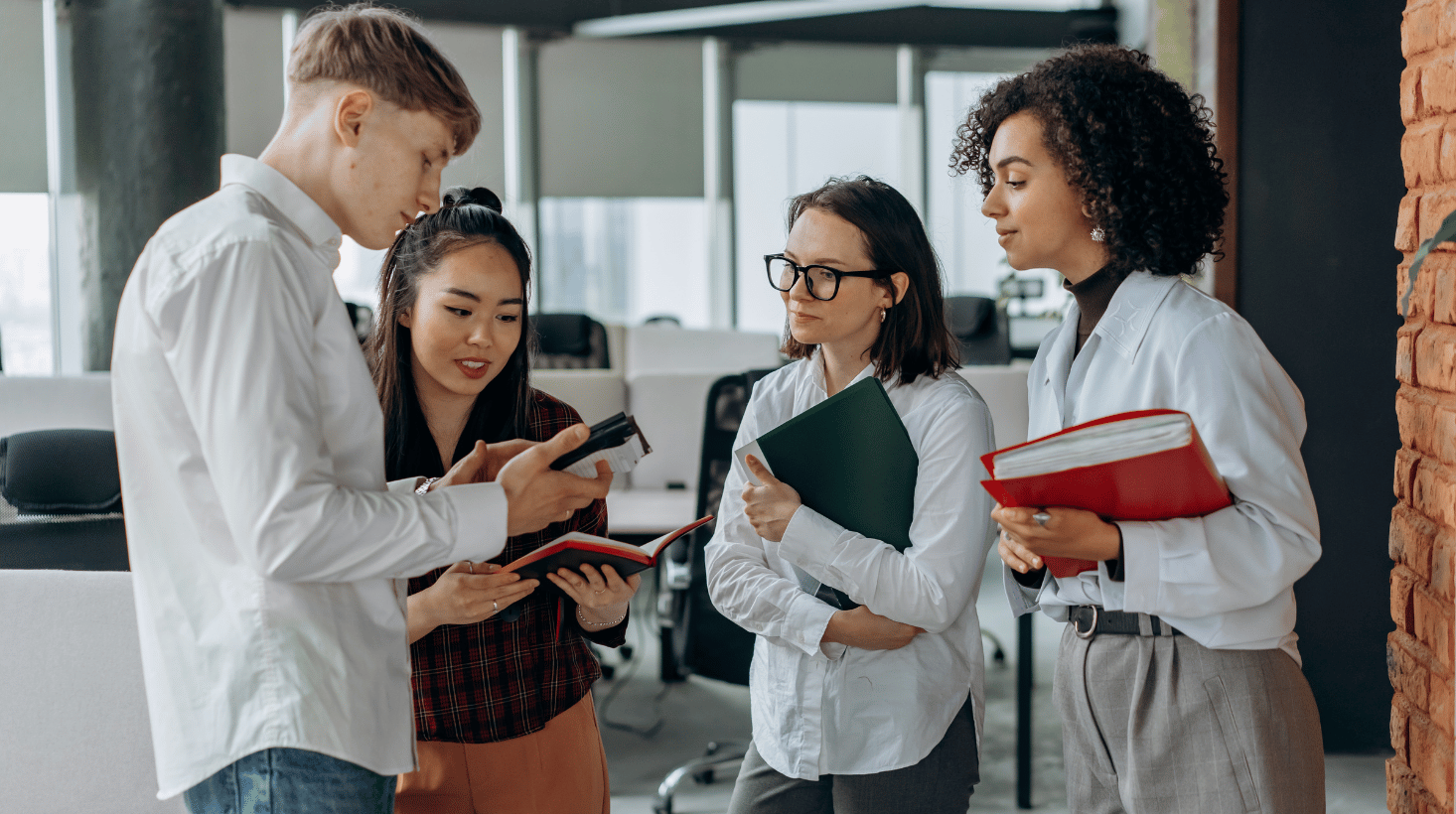 Ile wynosi koszt zatrudnienia pracownika? Prognozy na 2025 r.